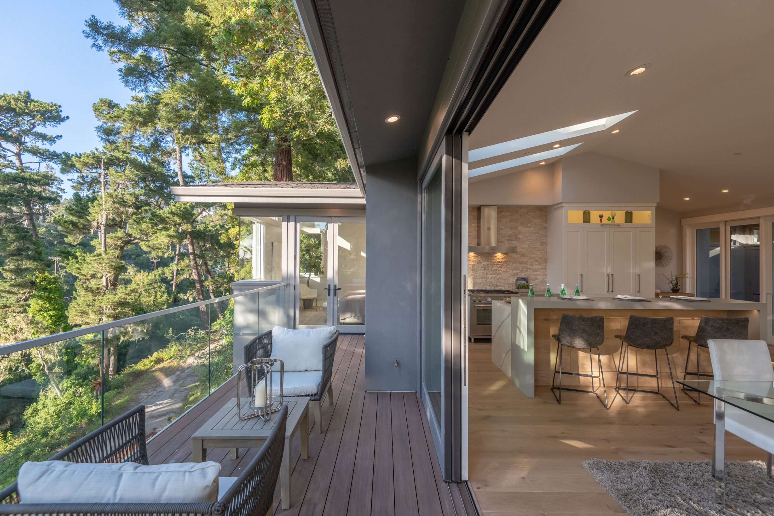 Modern-Tree-House-Cottage-6-scaled
