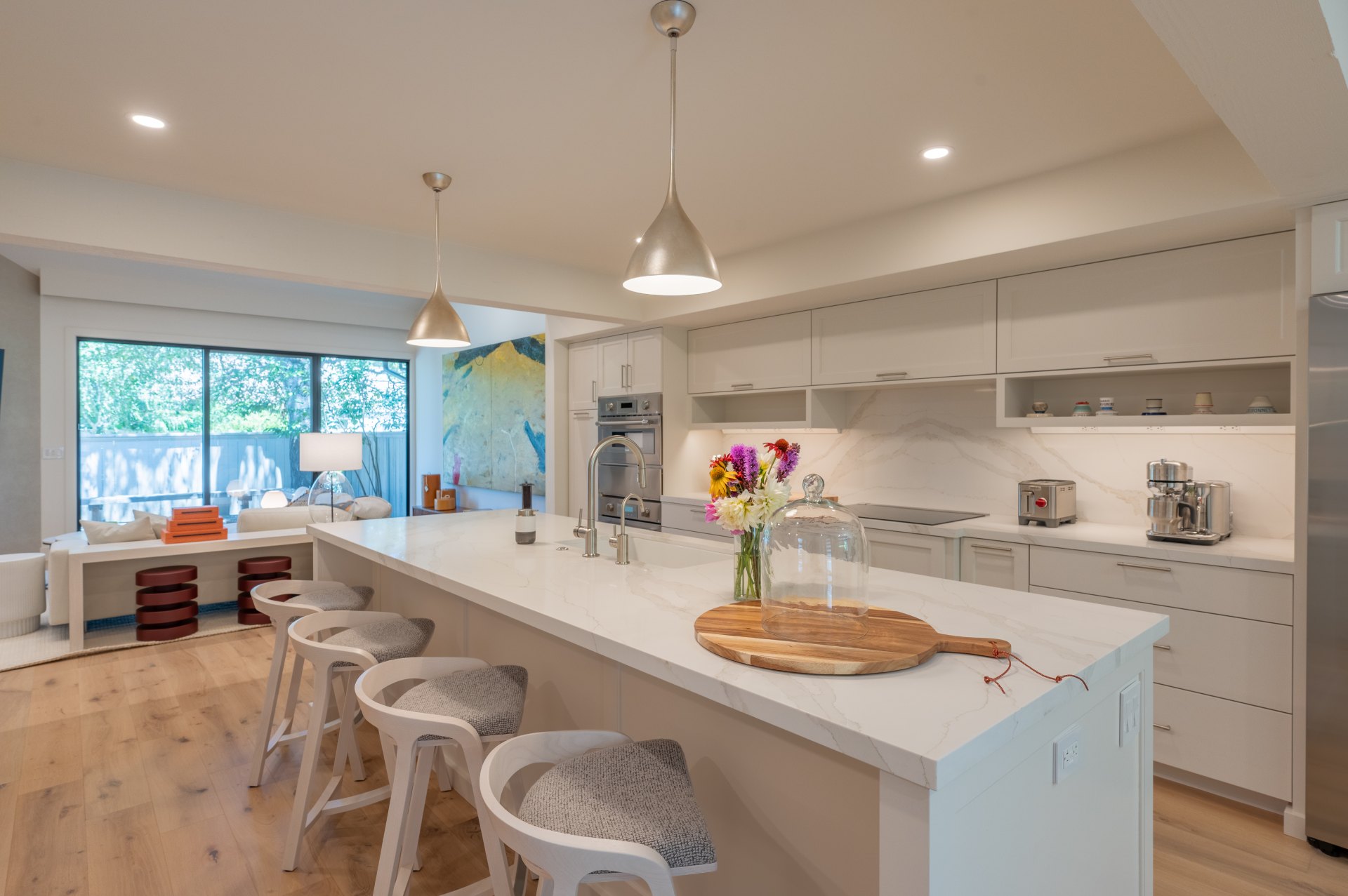 Chic-Contemporary-Condo-12