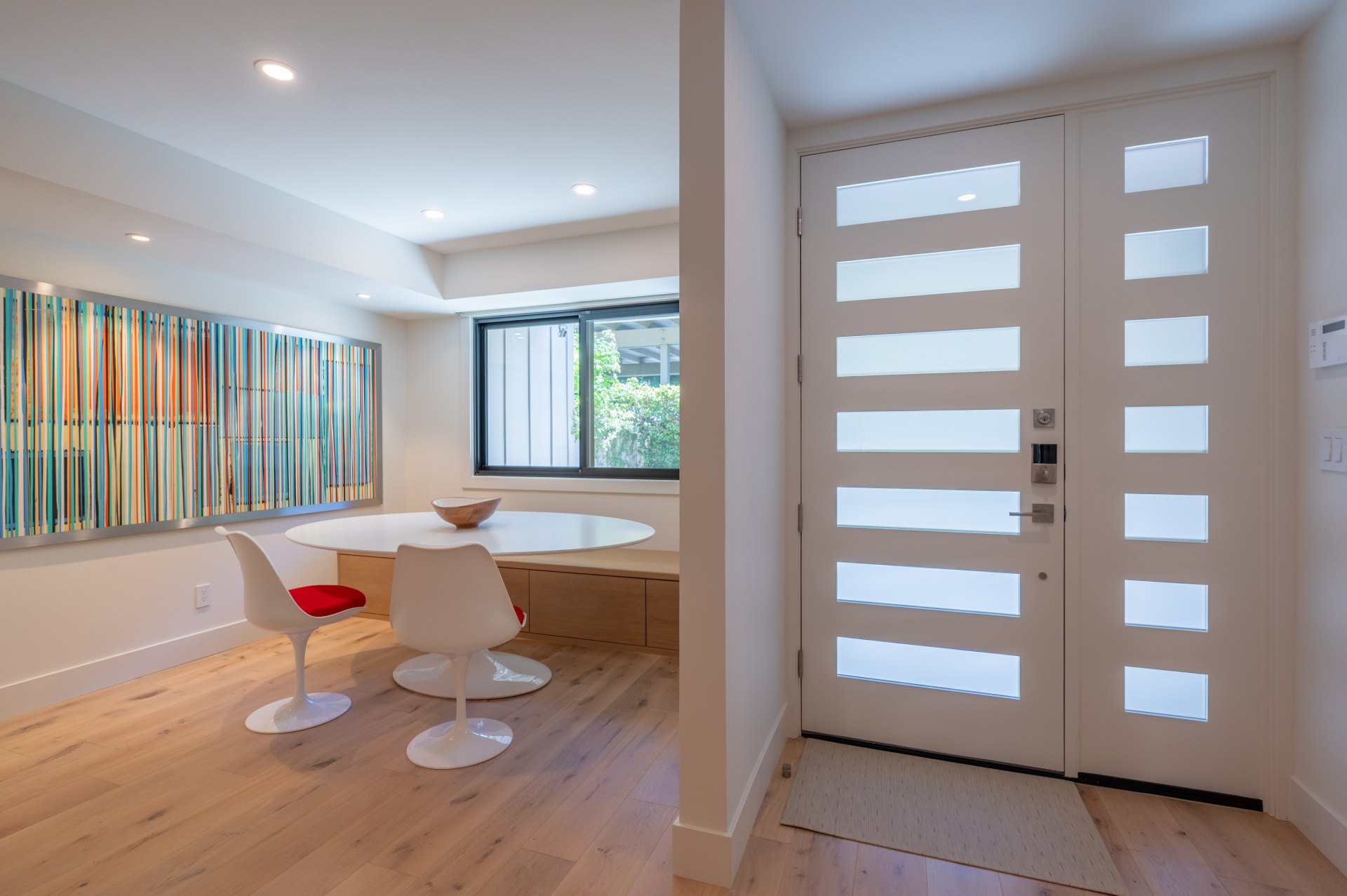 Chic-Contemporary-Condo-13